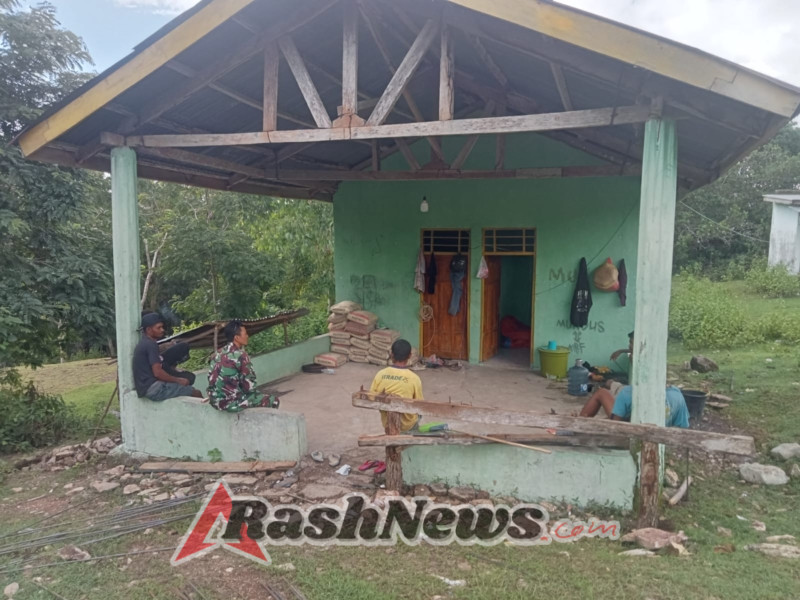 Cegah Gangguan Kamtibmas, Babinsa Ingatkan Warga Taunbaen Timur Tetap Waspada