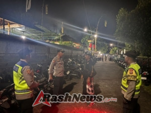 Kapolsek Selemadeg Barat Pimpin langsung kegiatan Patroli Malam Pantau Keamanan wilayah Cegah Gangguan Kamtibmas