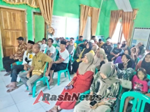 Babinsa Dampingi Pembagian BLT Tahap III di Desa Tebo