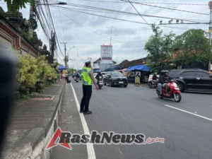 Polsek Abiansemal Hadir Di Jam Pulang Kerja, Pengaturan Lalu Lintas Sore Terus Digelar