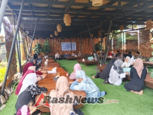 Sertu Lalu Deny Budiartha Hadiri Sosialisasi Penyaluran Makan Bergizi Gratis di Kecamatan Aikmel