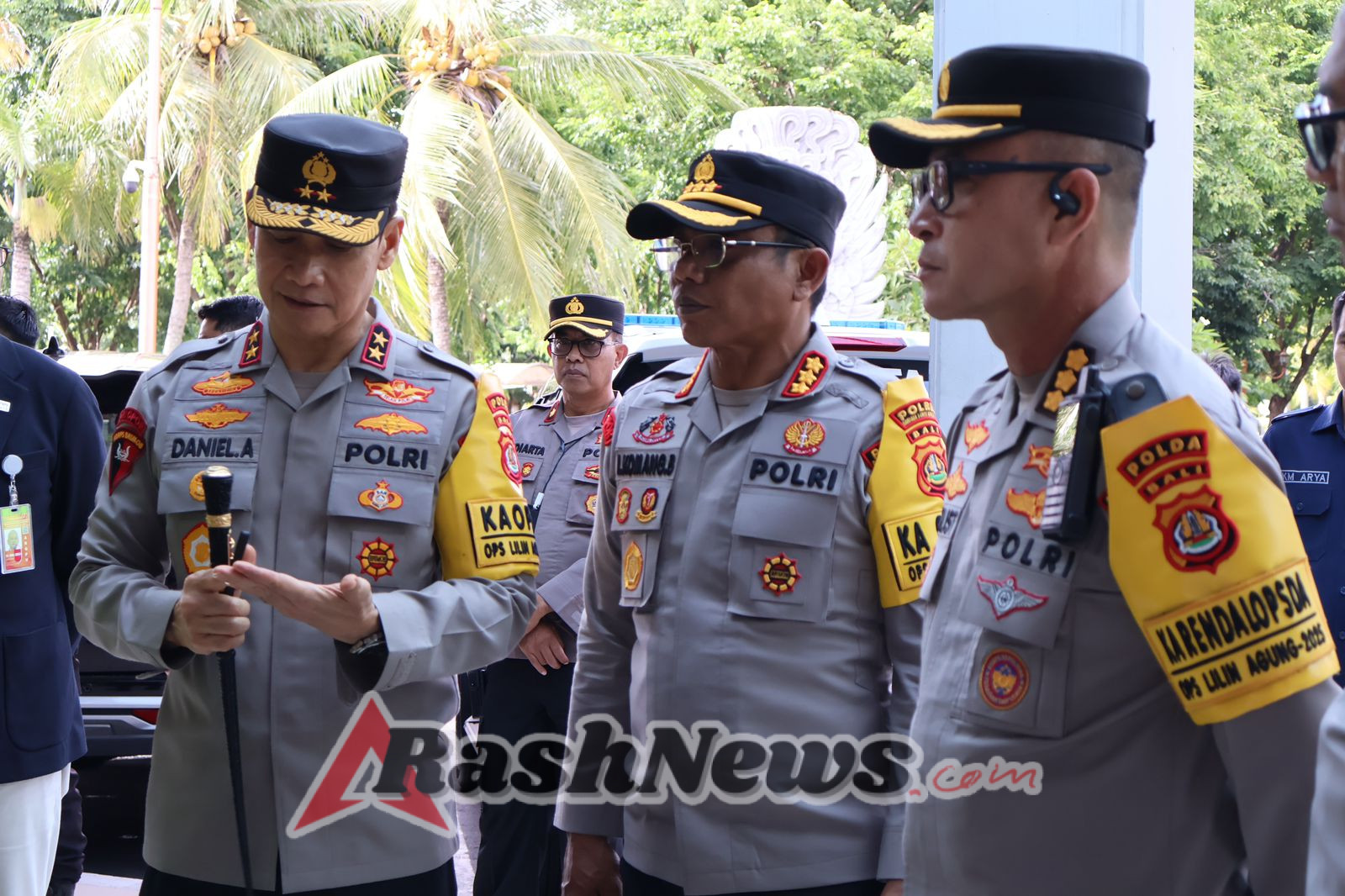 Kapolres Bandara I Gusti Ngurah Rai Dampingi Kapolda Bali Tinjau Posko Terpadu Nataru