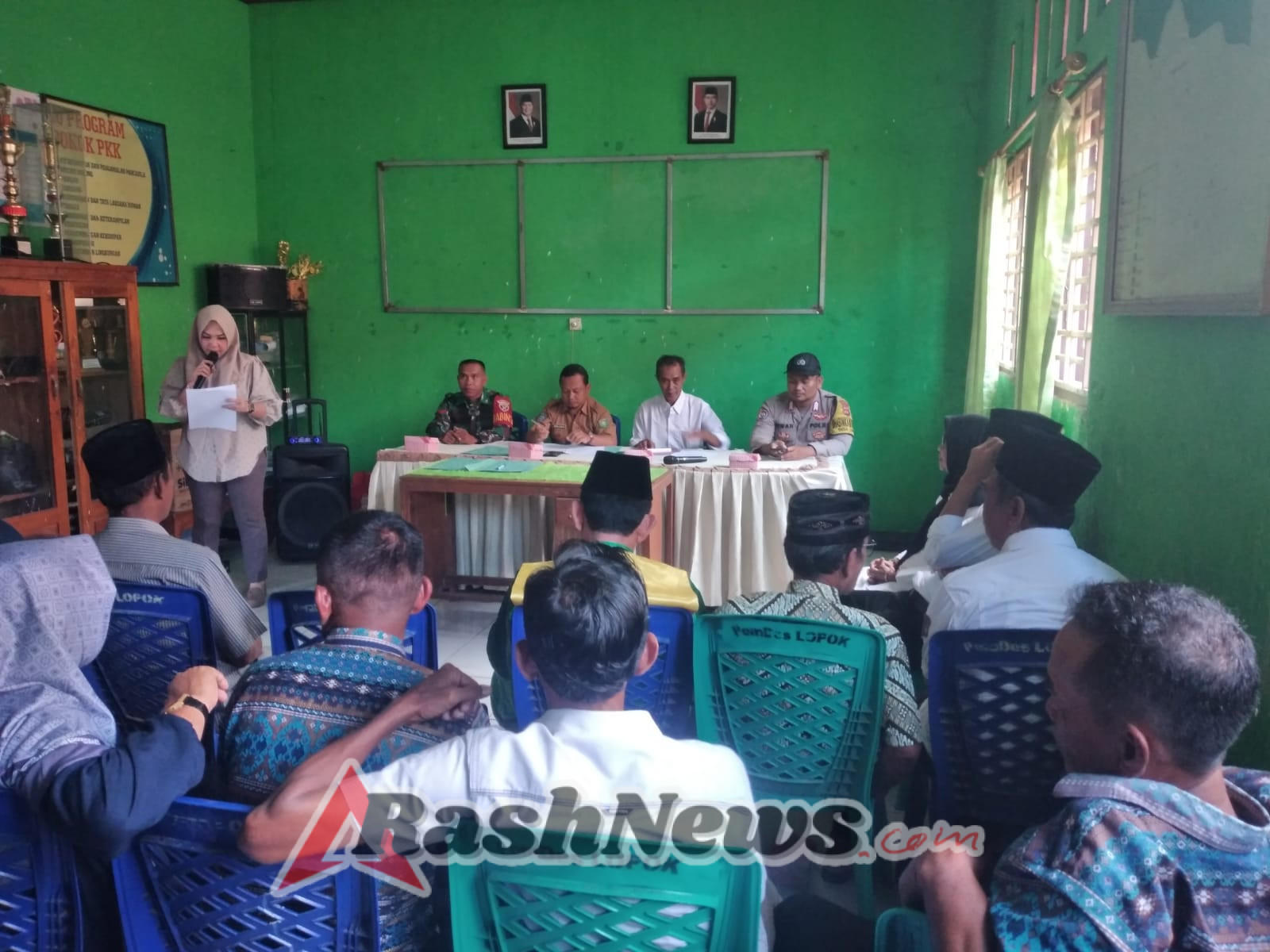 Kehadiran Babinsa Warnai Prosesi Pelantikan BPD Desa Lopok 2019–2027