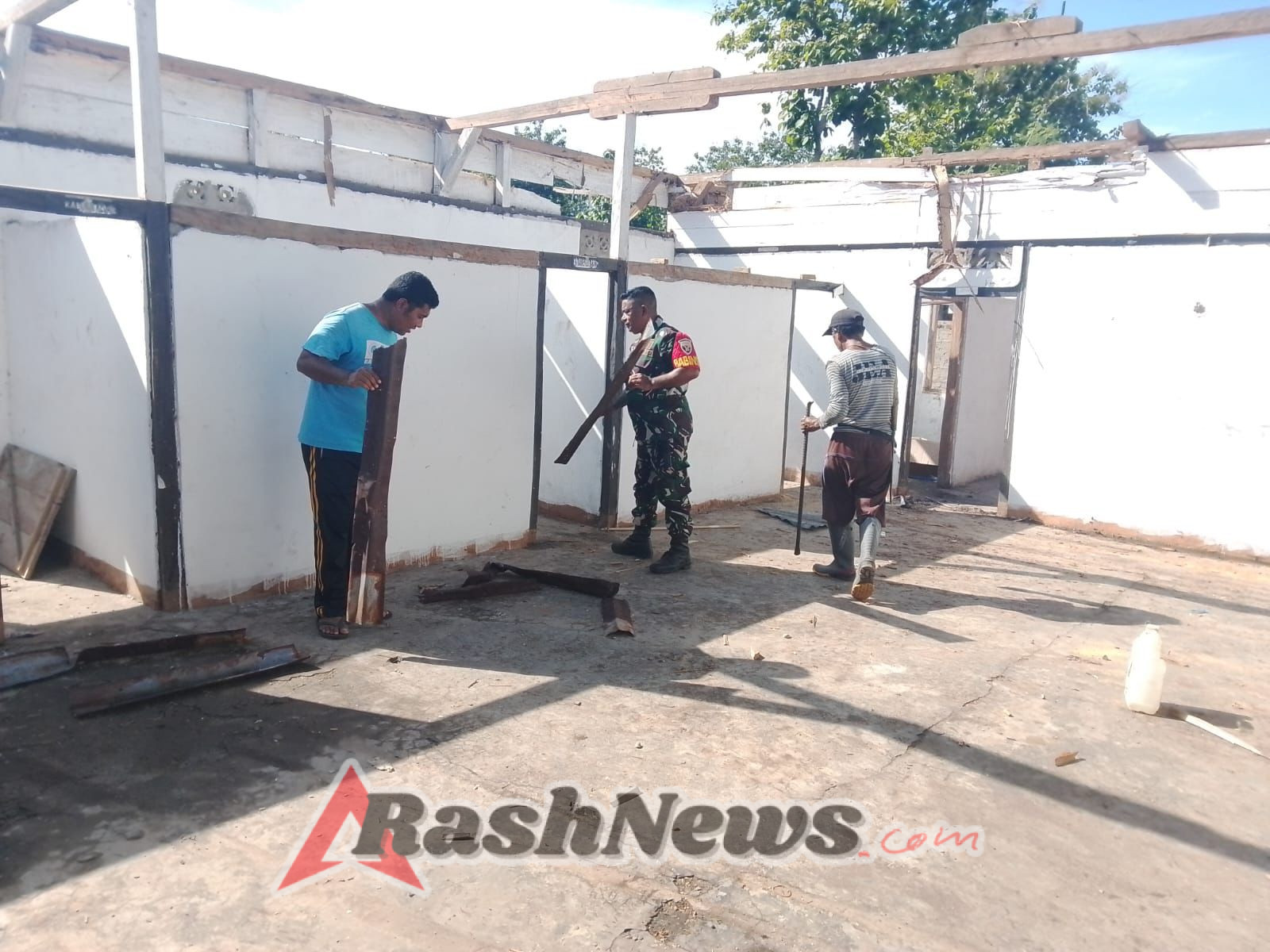 Wailawar Siapkan Lahan Pendirian Koperasi Merah Putih, Babinsa Turun Langsung