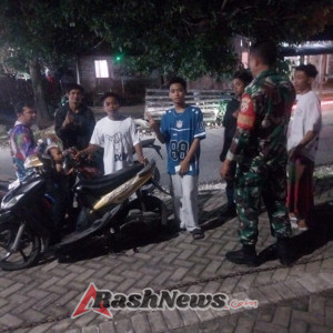 ‎Patroli Malam Jadi Sarana Babinsa Pererat Hubungan dengan Warga