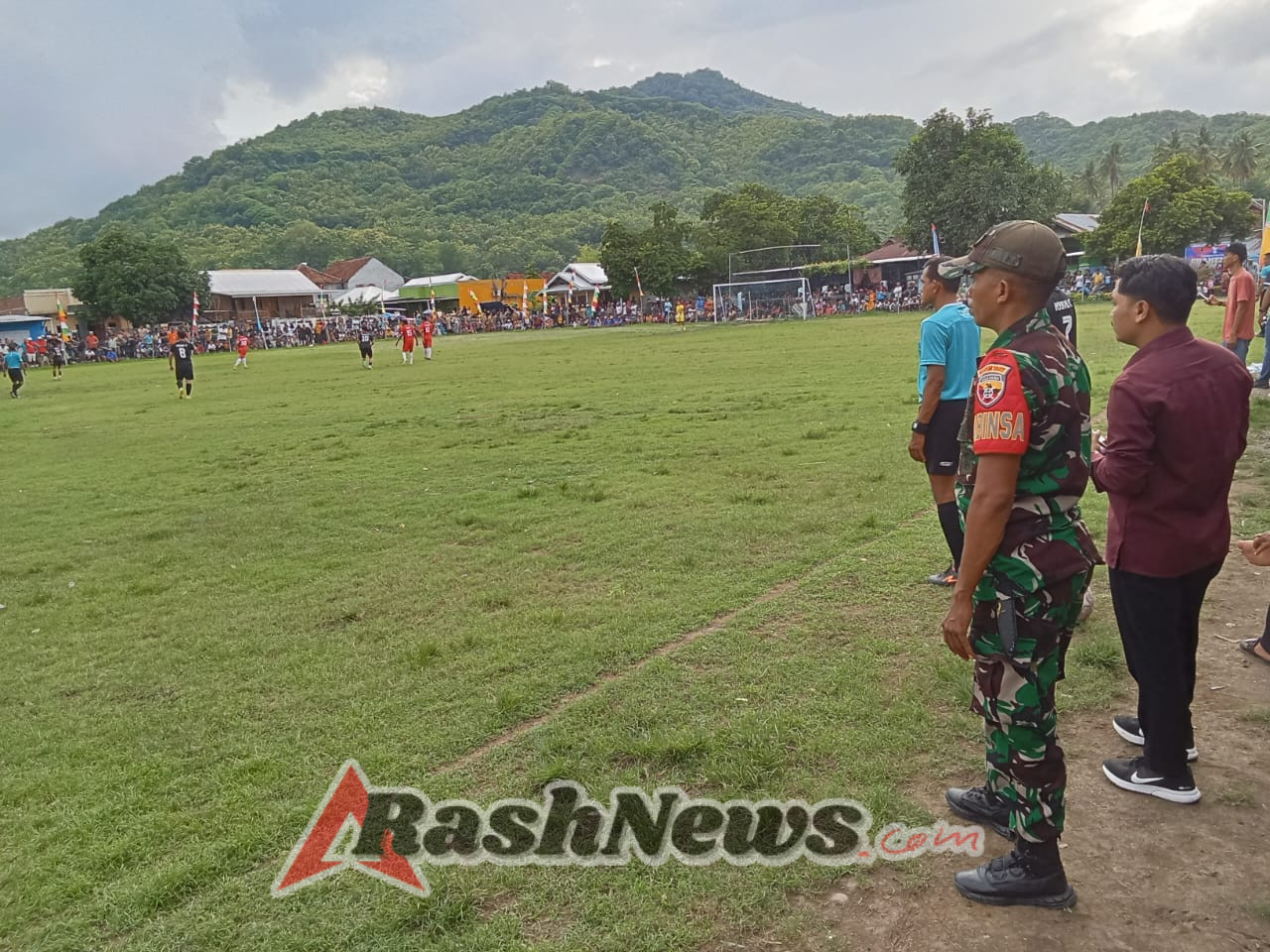 Turnamen Bupati Cup Alas Barat Ditutup, Babinsa Pastikan Kegiatan Kondusif