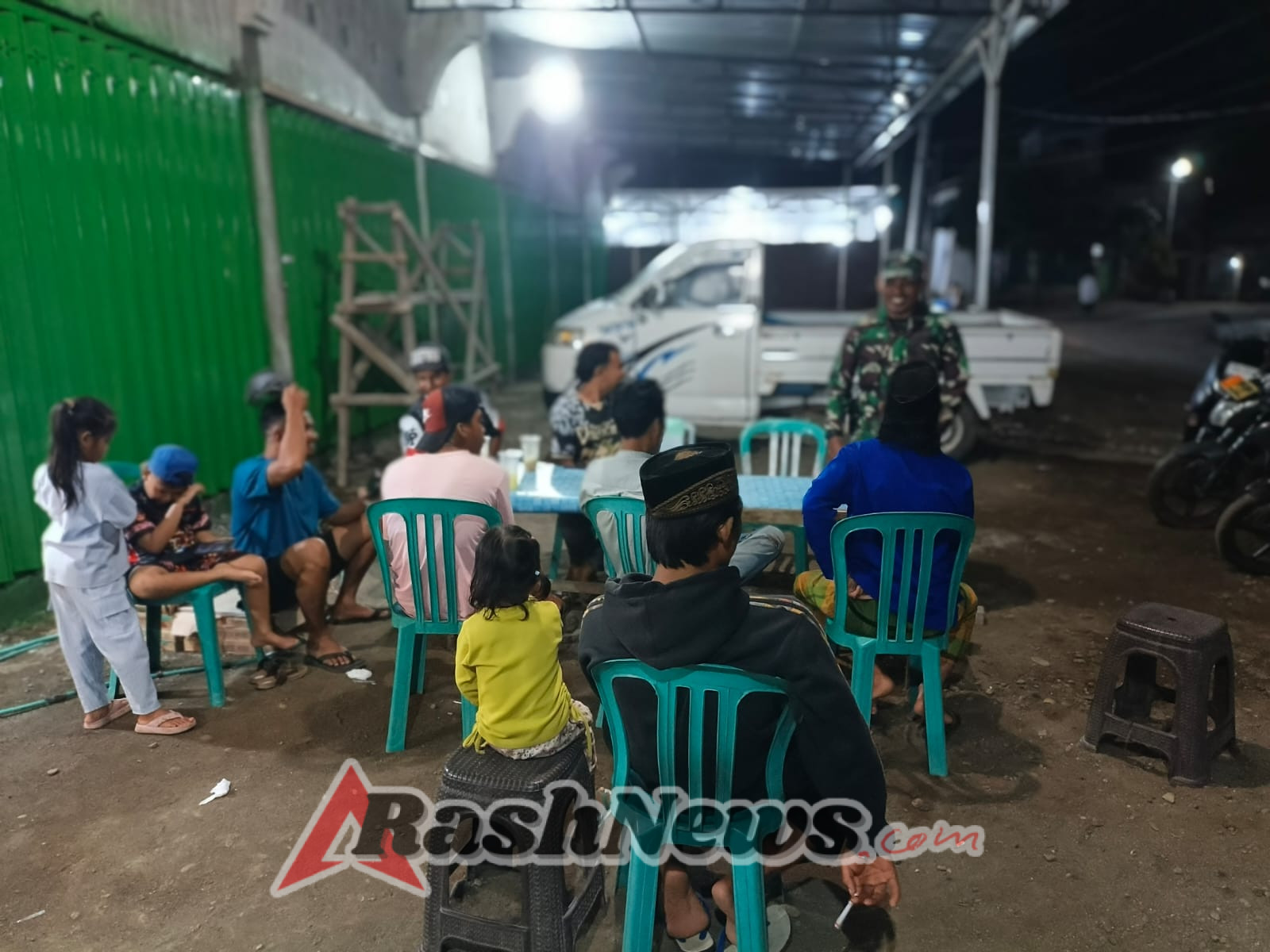 Wujud Kepedulian TNI, Koramil 1607-07/Lunyuk Amankan Wilayah Lewat Patroli Malam