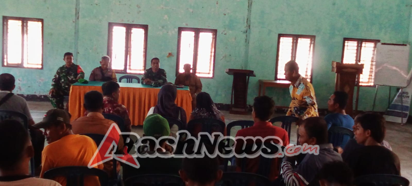 ‎Koramil 1607-12/Moyo Hilir Kawal Musyawarah Lahan Koperasi Merah Putih di Desa Songkar