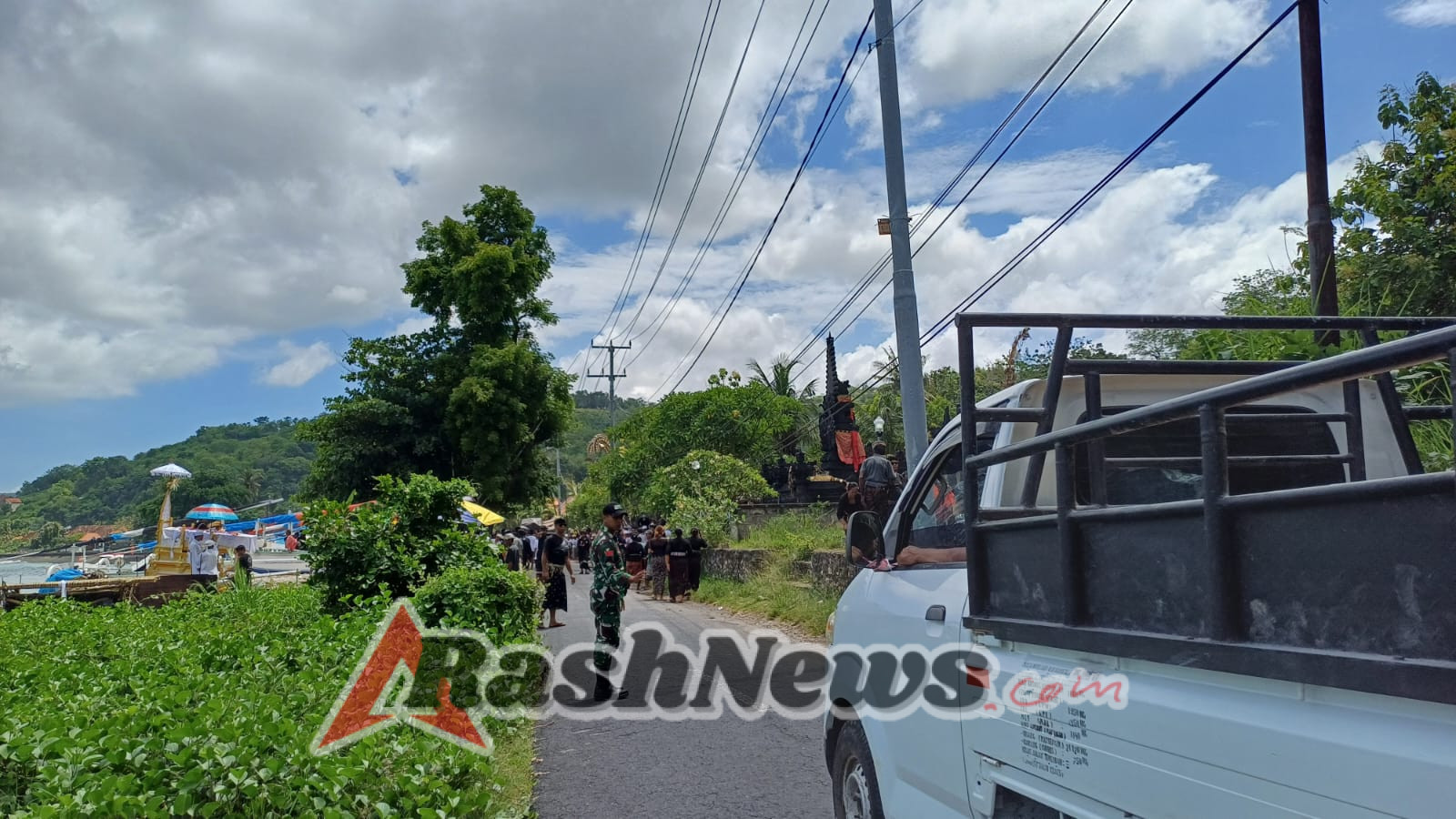 Kawal Pengabenan Warga Dusun Karangsari, Babinsa Suana Apresiasi Kebersamaan Dan Guyub Warga
