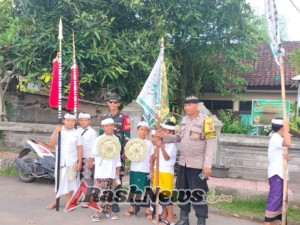 Babinsa Dan Bhabinkamtibmas Di Kecamatan Klungkung Bersatu Gelar Pengamanan, Tegaskan Komitmen Kuatnya Sinergitas TNI Polri