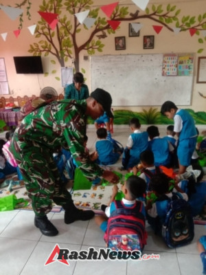 Kawal Distribusi MBG, Babinsa Semarapura Pegang Teguh Komitmen Sukseskan Program Pemerintah