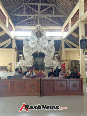 Babinsa Batununggul Hadiri Penyaluran BLT DD, Wujud Nyata Sinergitas TNI Dan Pemdes