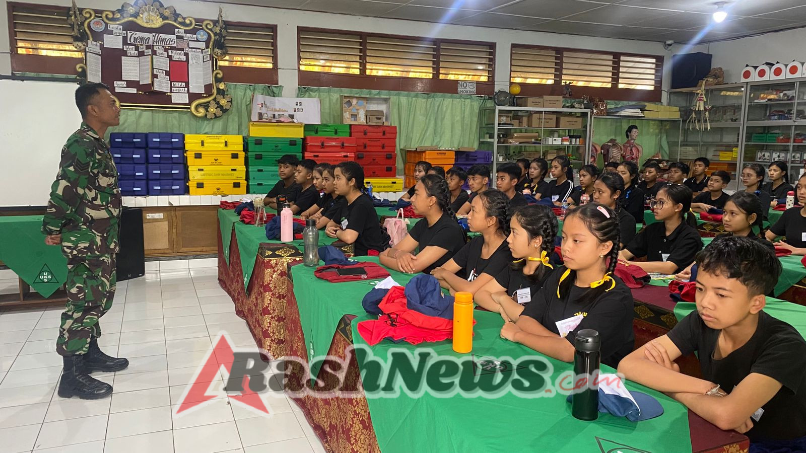 Koramil 04/Kintamani Tingkatkan Kedisiplinan Pelajar melalui Pelatihan OSIS di SMPN 1 Kintamani