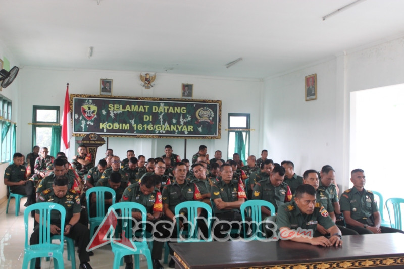 Dukung Transparansi Program KDKMP, Babinsa Gianyar Dibekali Pengoperasian Portal.id