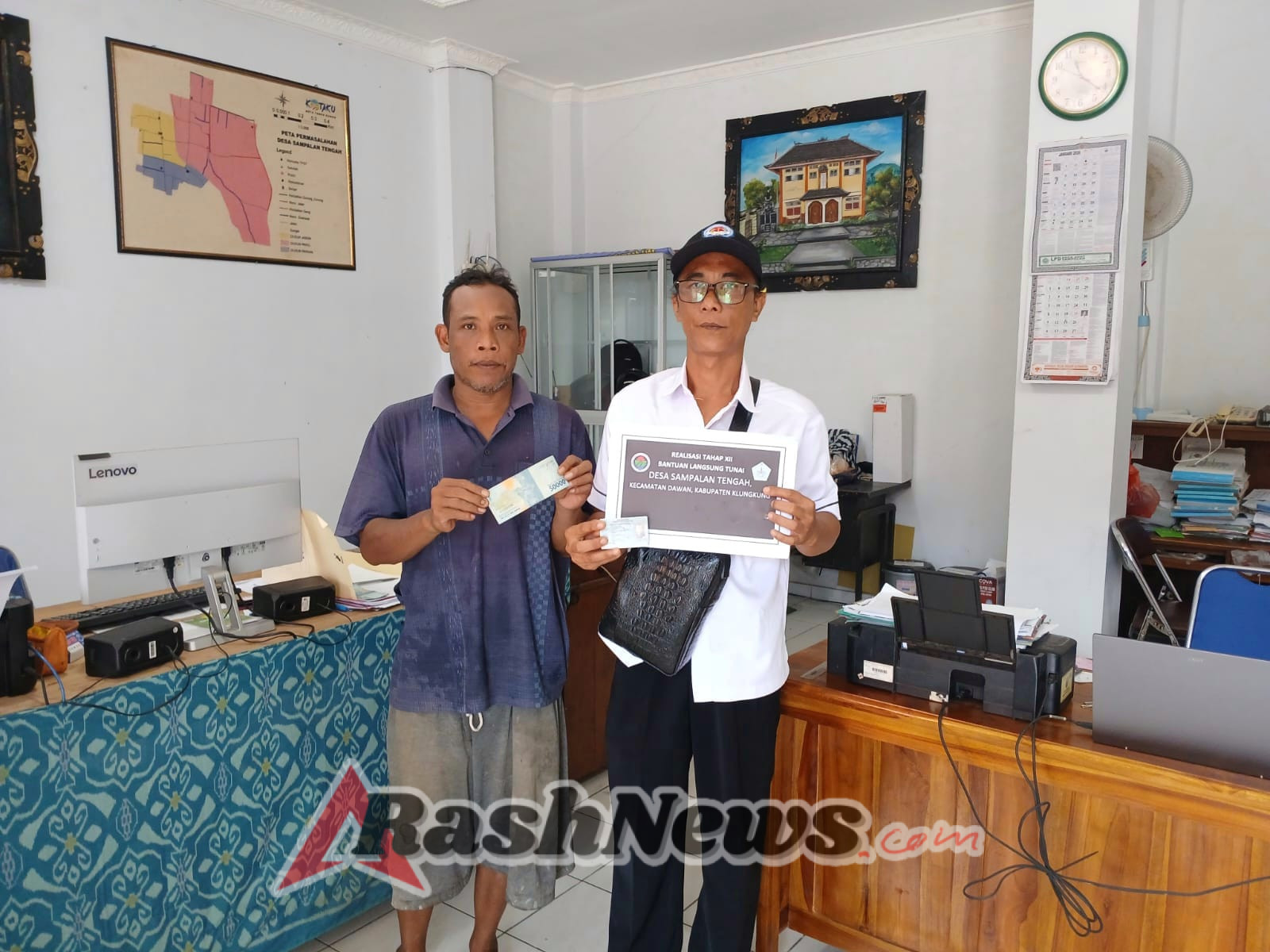 Pencairan BLT DD Berjalan Transparan Dan Tepat Sasaran, Serka Made Arta Sampaikan Bukti Nyata Tanggungjawab Pemdes Sampalan Tengah Kepada Masyarakat