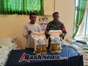 Dukung Ketahanan Pangan, Babinsa Tatede Dampingi Distribusi Bantuan untuk Warga