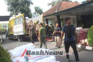 Kodim Loteng Salurkan Dua Truk Bantuan Masyarakat Lombok Tengah Untuk Korban Bencana