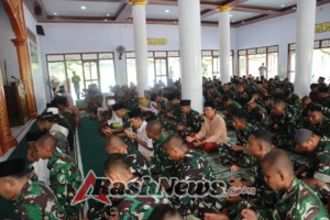 Sinergi TNI–Rakyat Terbangun di Masjid Al-Amin Melalui Ibadah dan Doa Bersama