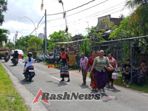 Bahu-Membahu dengan Adat: Babinsa, Polprades, dan Pecalang Pastikan Kelancaran Upacara Ngaben