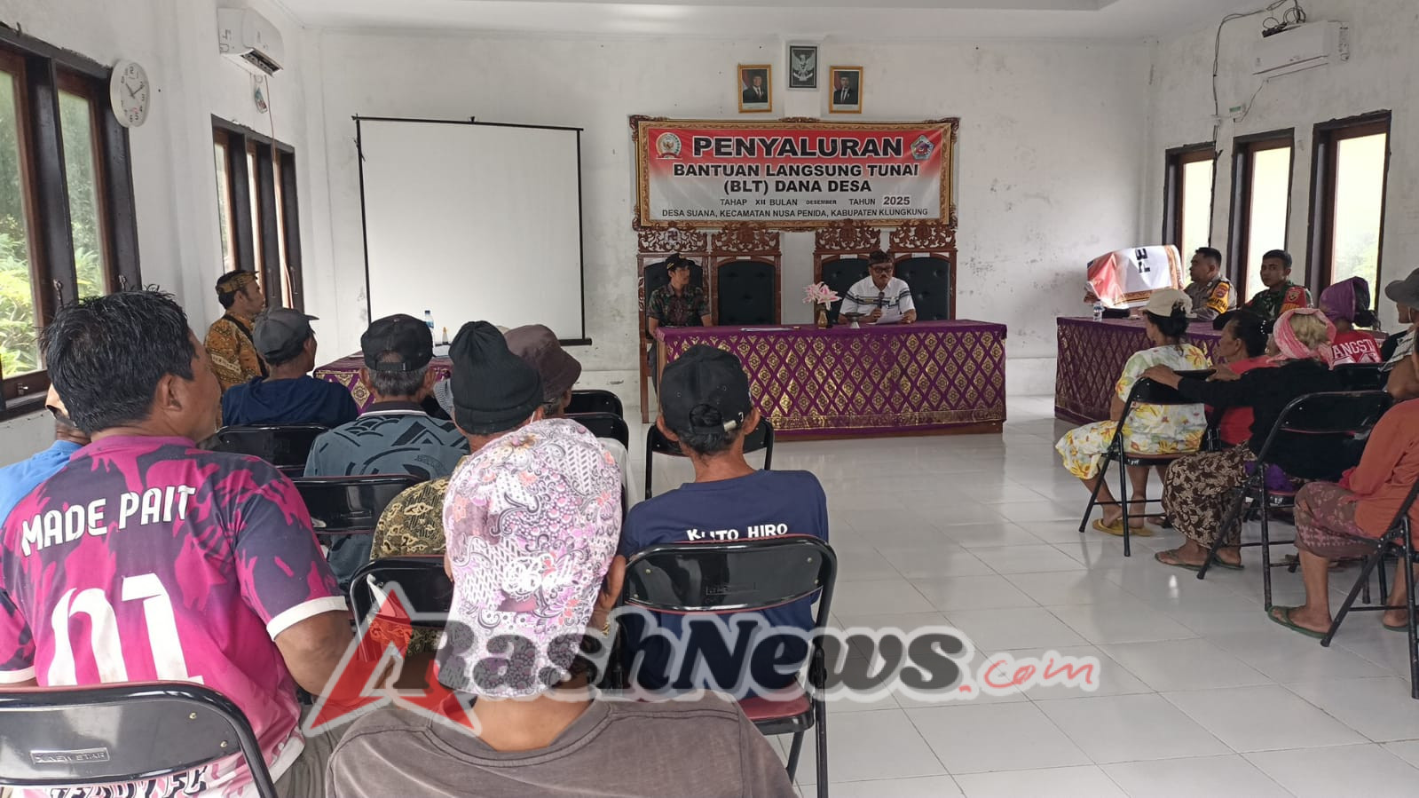 Dampingi 35 KPM Terima BLT Bulan Desember, Babinsa Suana Tegaskan Penyaluran Terakhir Program BLT DD Tahun 2025