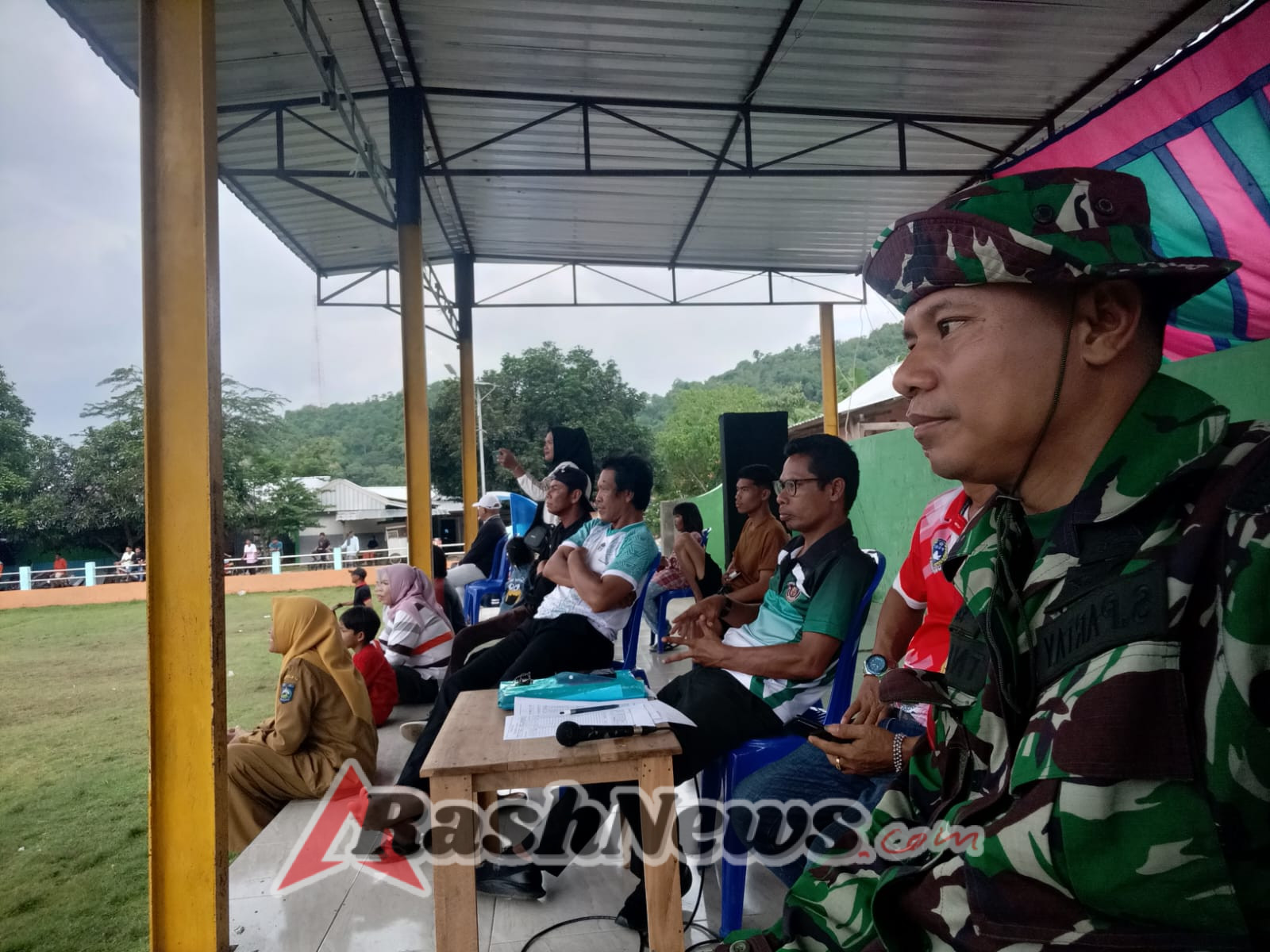 Babinsa Desa Meraran Pastikan Keamanan Turnamen Sepak Bola U-13 Se-NTB