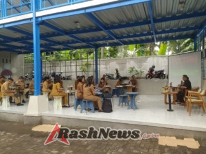 Dukung Peningkatan Layanan Posyandu, Babinsa dan Bhabinkamtibmas Laksanakan Pengamanan Rapat Koordinasi