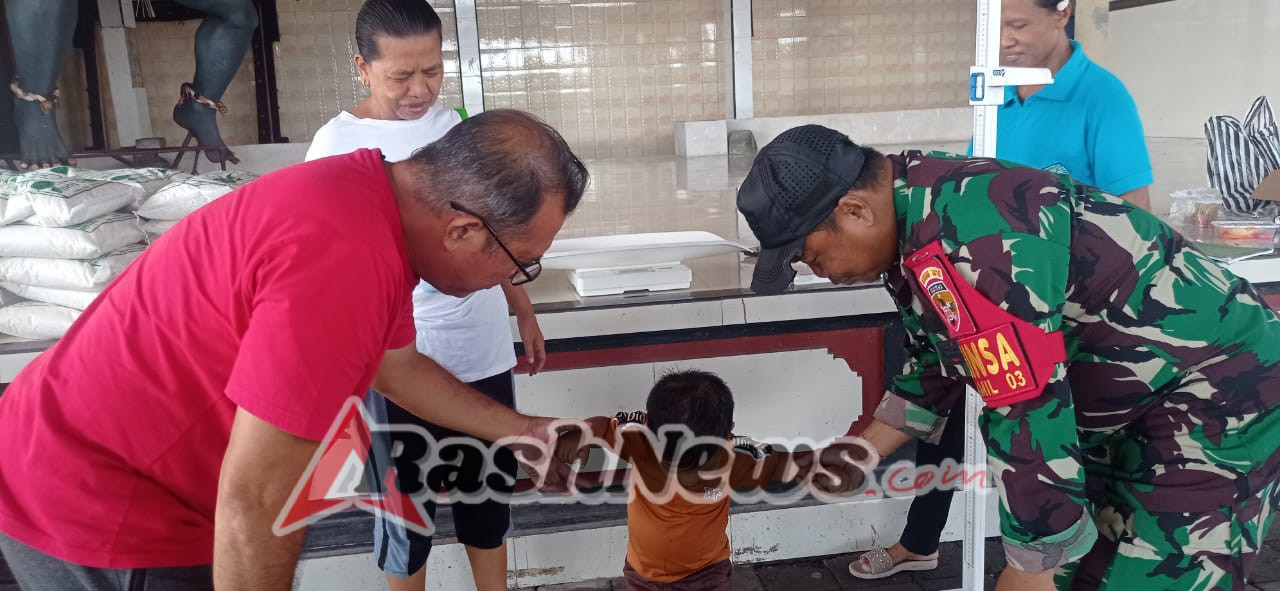 Sinergi Sehatkan Balita, Babinsa Sampalan Tengah Dan Nakes Sukseskan Posyandu Di Dusun Jabon