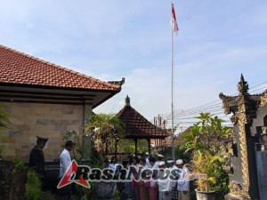 Ikrar Suci Bela Negara Menggema Di Tihingan, Babinsa Tihingan Tegaskan Komitmen Perkuat Persatuan