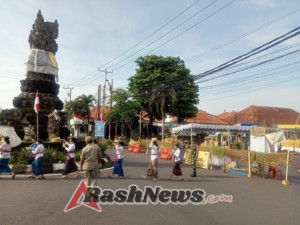 Wujud Tugas Pembinaan Teritorial, Babinsa Kelurahan Kawan Amankan Upacara Bhuta Yadnya Nangluk Merana