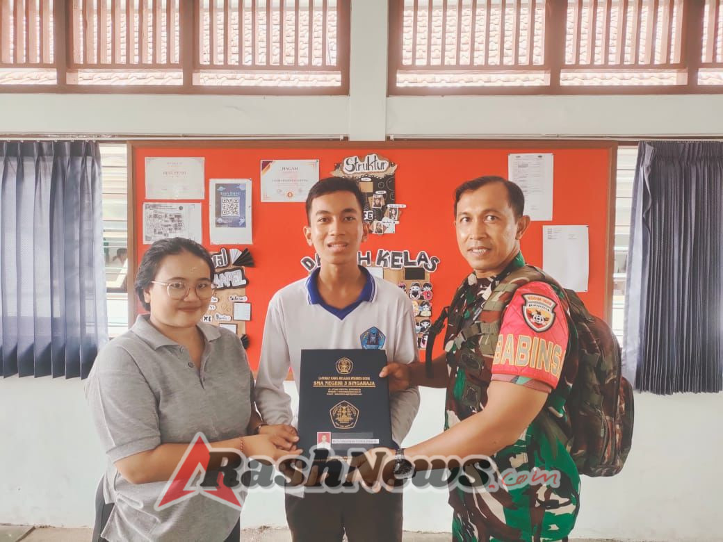 Perkuat Sinergi Sekolah dan Keluarga, Ayah Turun Langsung Ambil Rapor Anak