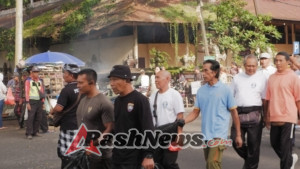 Babinsa Melinggih Dukung Kegiatan Jalan Santai dan Senam Lansia di Banjar Geria