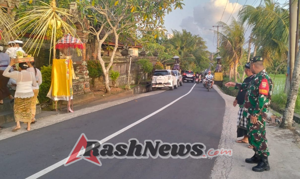 Pelda I Komang Widiarsana Pastikan Keamanan Persembahyangan Piodalan Warga Penarukan