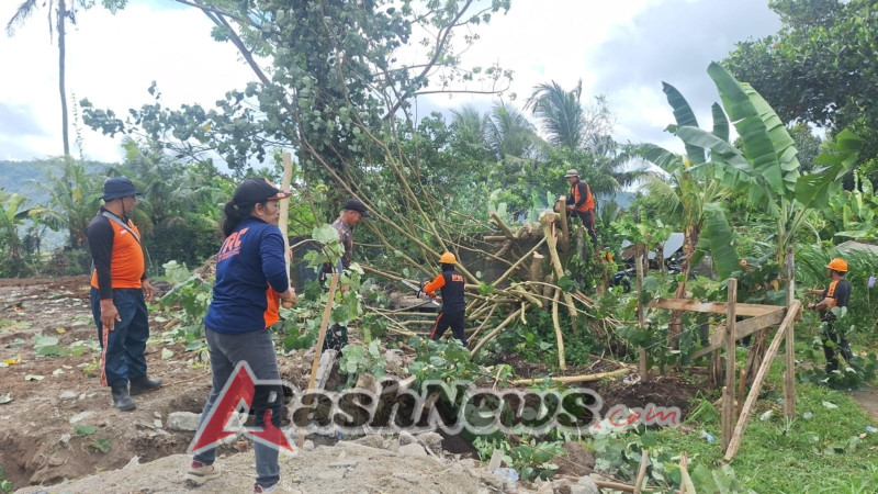 Jelang Peletakan Batu Pertama KDKMP Desa Selat, Koramil Dan BPBD Klungkung Gotong Royong