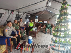 Pengamanan Nataru Berjalan Aman, TNI Jaga Pusat Pertokoan Kota SoE.