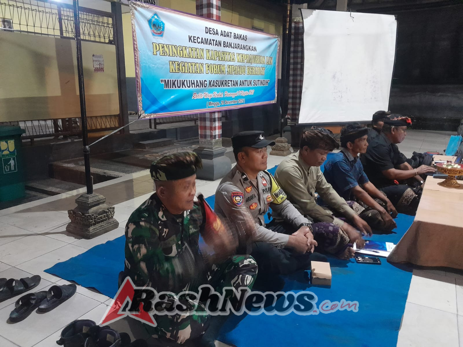 Hadiri Forum Sipandu Beradat, Babinsa Bakas Ajak Bersinergi Tingkatkan Kepekaan Wujudkan Desa Bakas Damai Dan Kondusif