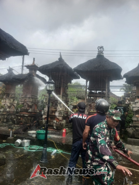 Babinsa Koramil 02 Ubud Hadir di Tengah Warga, Kebakaran Pelinggih Desa Sayan Terkendali