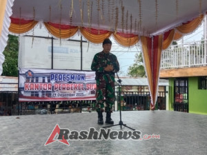 Perkuat Hubungan Kelembagaan, Danramil 1609-09/Sawan Hadiri Upacara Pemelapasan Kantor Perbekel Desa Suwug