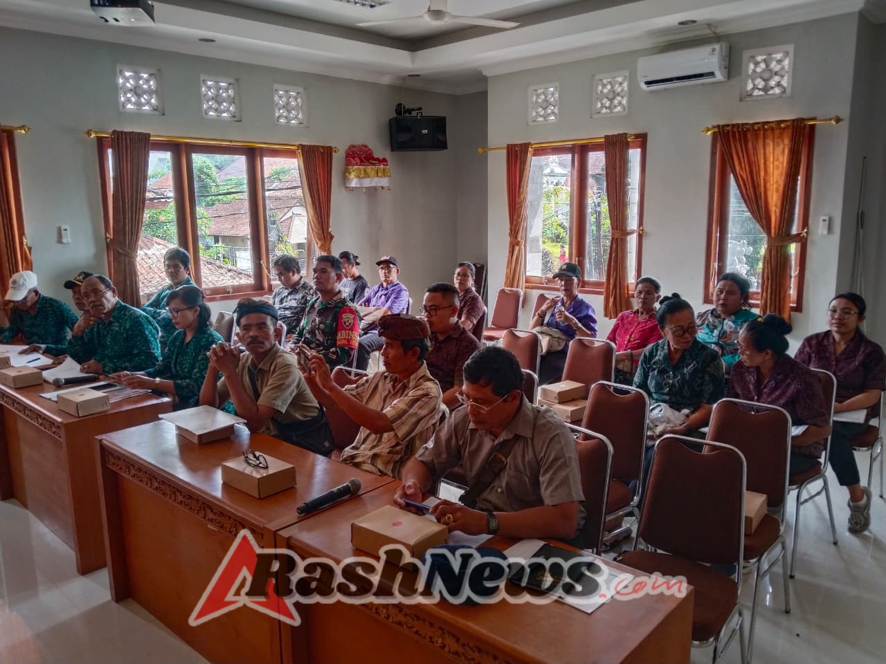 Sinergi Babinsa Dan Pemdes Nyalian Dalam Musdes Wujudkan Kemajuan Dan Kesejahteraan Desa