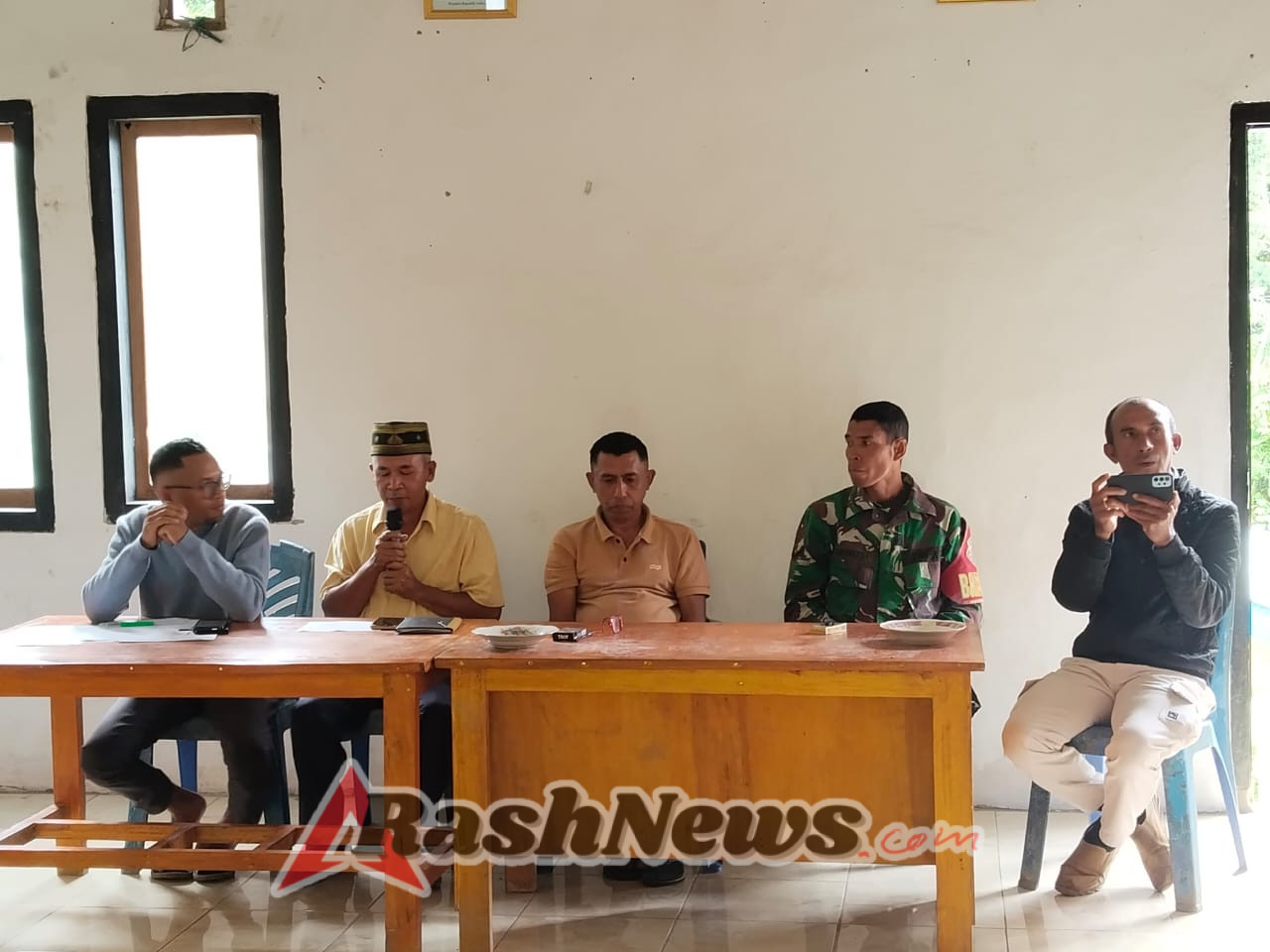 Kehadiran Babinsa di Musdes Semang Tegaskan Komitmen TNI untuk Sejahterakan Masyarakat