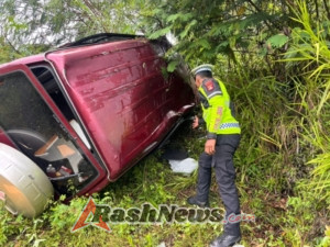 Unit Lantas Polsek Kintamani Evakuasi Cepat Mobil Out of Control di Jalur Windusara