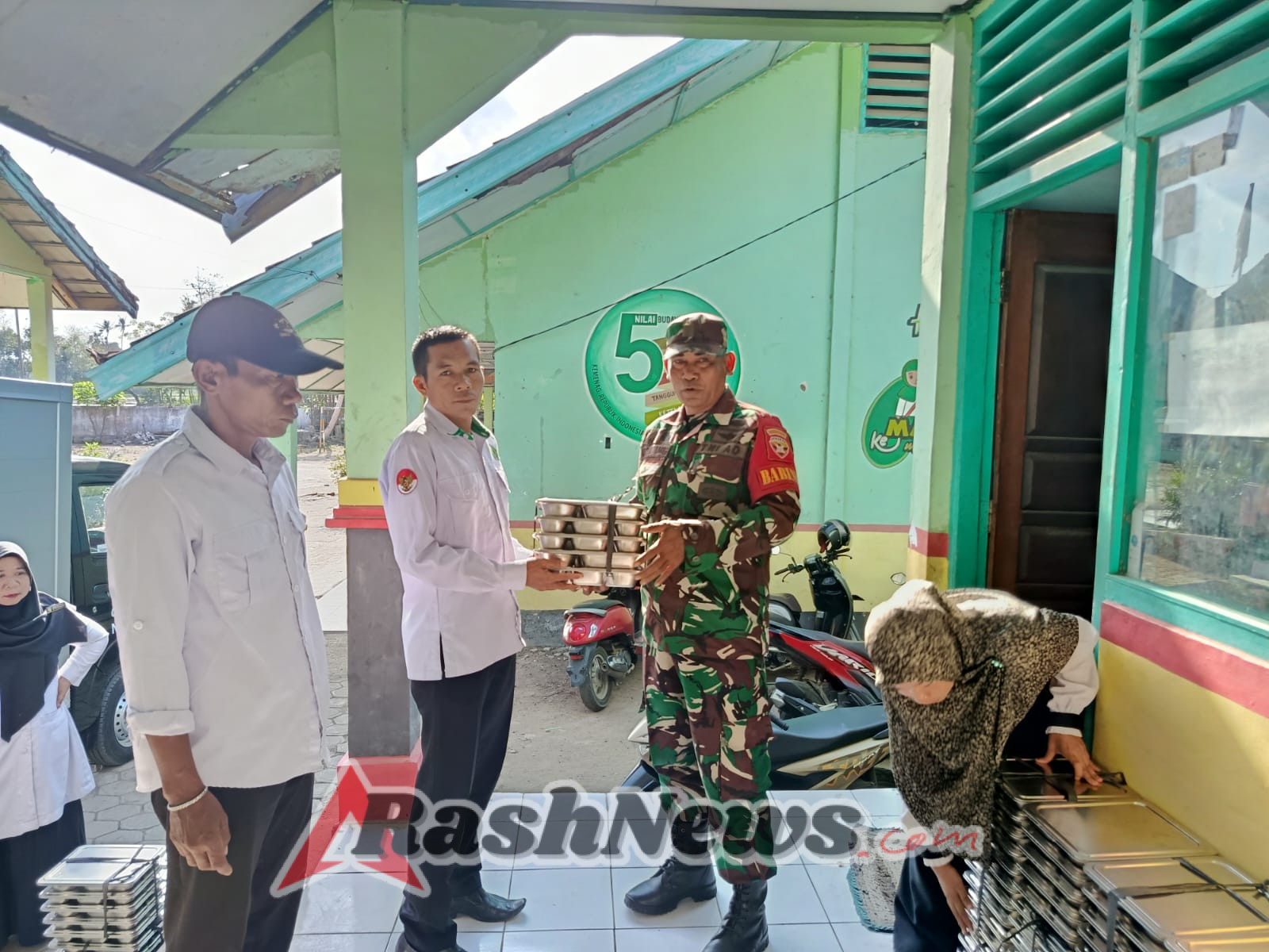 3.584 Porsi Makanan Bergizi Disalurkan pada Siswa di Kecamatan Madapangga