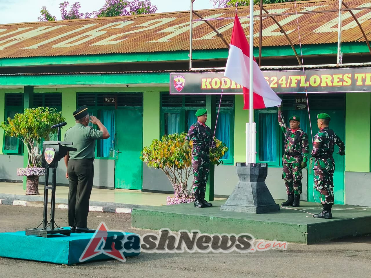 Upacara Pengibaran Bendera Kodim 1624/Flotim