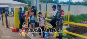 Babinsa Pantai Baru Amankan Keberangkatan Kapal Garda Maritim 3 Menuju Bolok Kupang