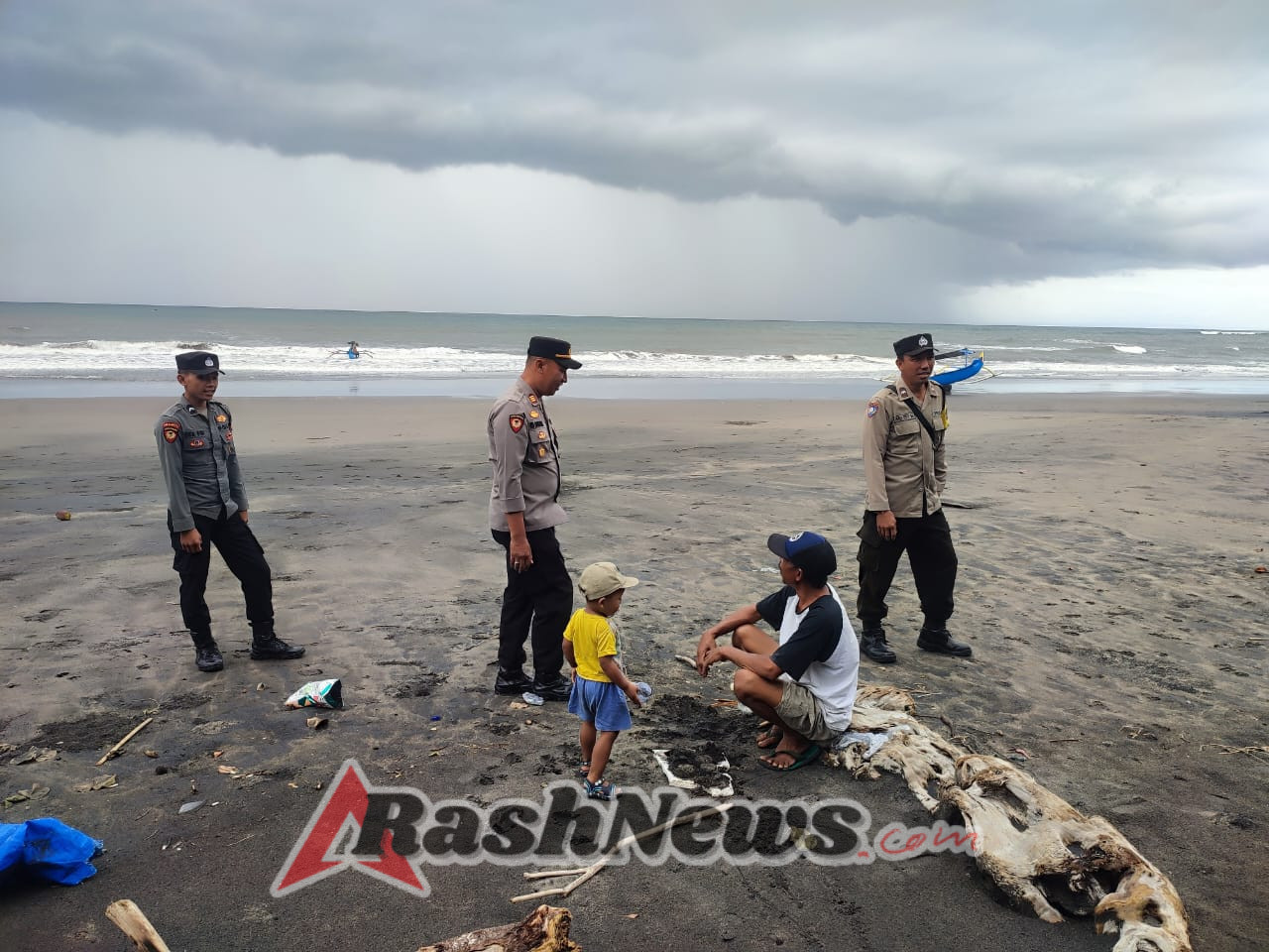 Kapolsek Selbar Sambangi Kelompok Nelayan di Wilayah Selbar sampaikan pesan Kamtibmas