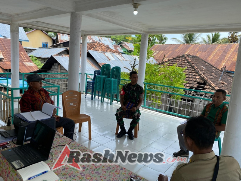 Babinsa Desa Paderape Imbau Warga Jaga KAMTIBMAS dan Gotong Royong