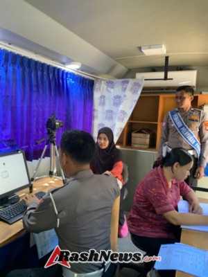 Tedun Banjar Polres Karangasem Berikan Pelayanan SIM dan SAMSAT Keliling
