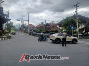 Agar Terciptanya Kelancaran Lalu Lintas Personil Lantas Melaksanakan Penjagaaan Dan Pengaturan di Ktl 2