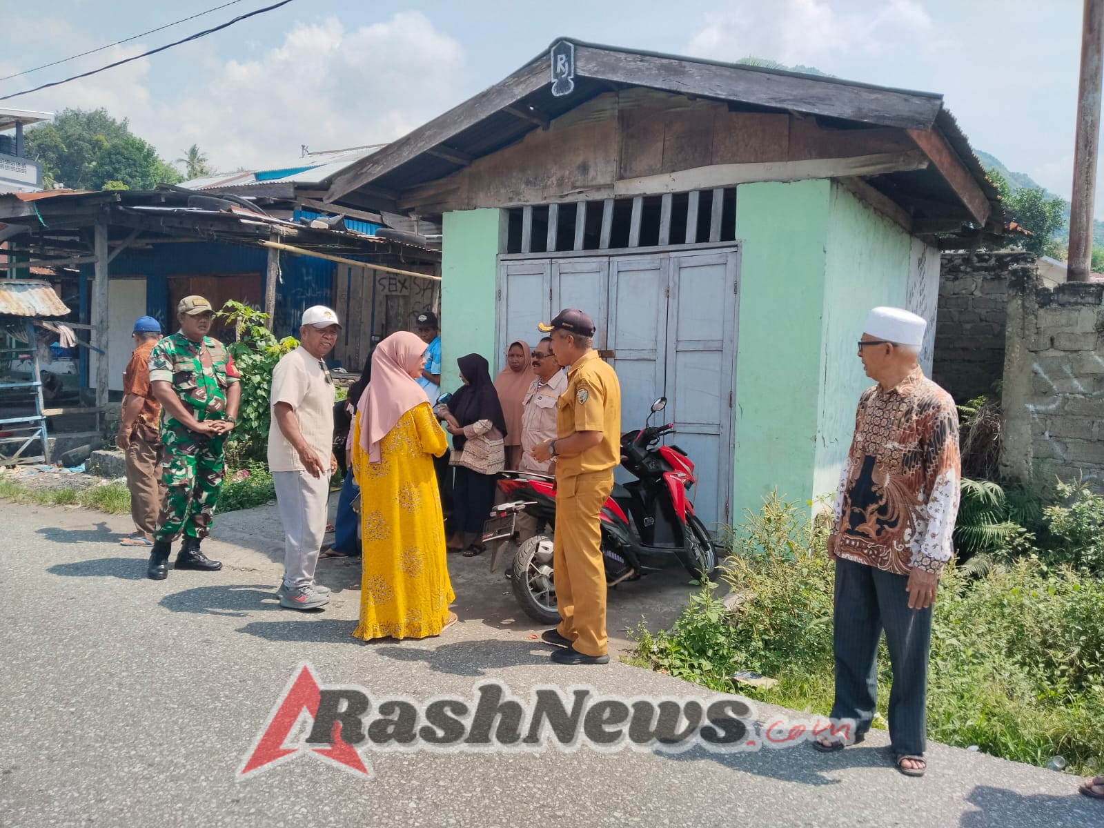 Keamanan dan Kesehatan Warga Jadi Fokus Kegiatan Babinsa di Kelurahan Kotaratu