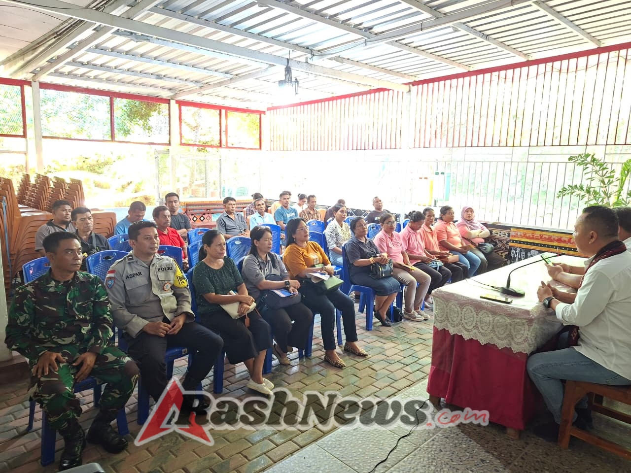 Warga Oesapa Barat Antusias Ikuti Pelatihan Daur Ulang