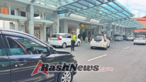 Satlantas Polres Bandara Ngurah Rai Perketat Pengaturan Lalin, Arus Kendaraan Tetap Lancar di Terminal Domestik